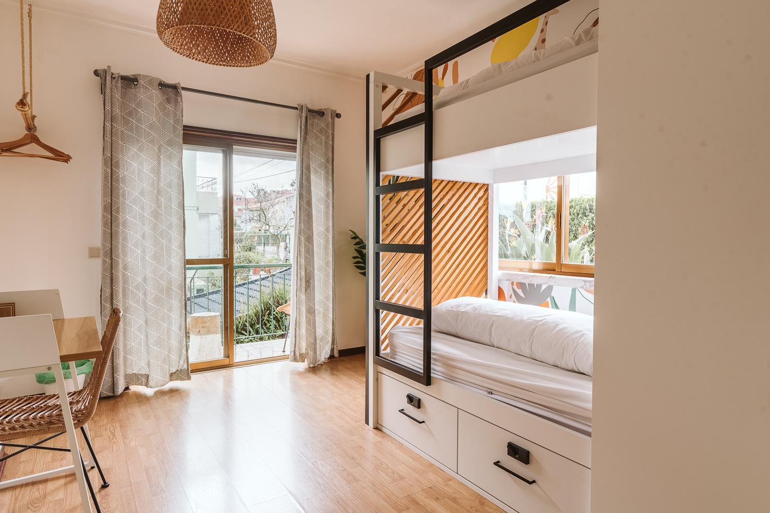 The Salty Pelican Beach Retreat Эшторил Номер фото